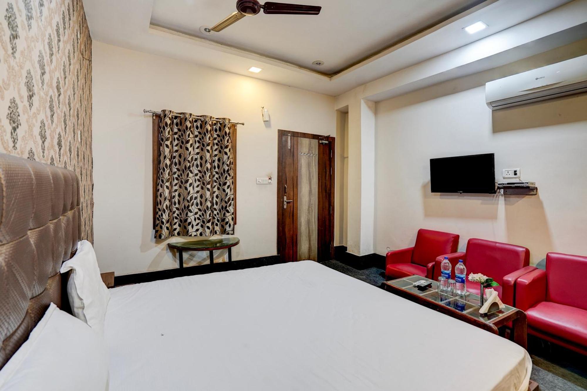 Hotel O Shyam Utsav Mirzāpur Exteriör bild