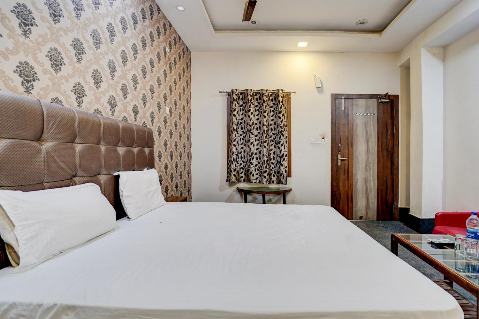 Hotel O Shyam Utsav Mirzāpur Exteriör bild