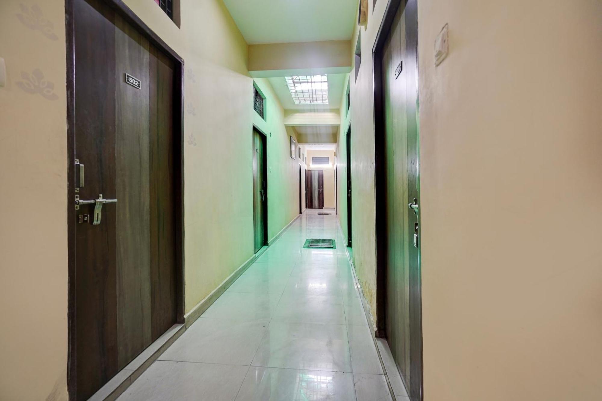 Hotel O Shyam Utsav Mirzāpur Exteriör bild